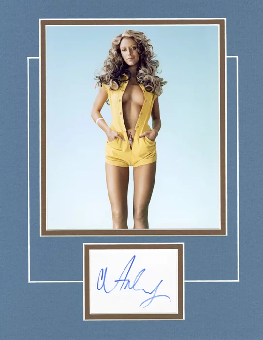 Aubrey O'Day autograph