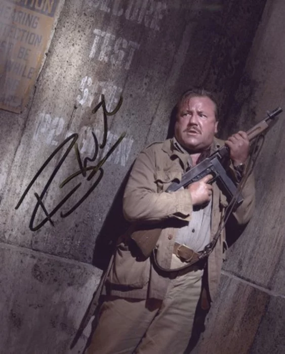 Ray Winstone autograph