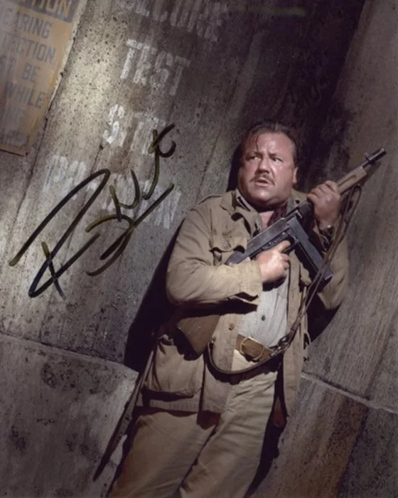 Ray Winstone autograph