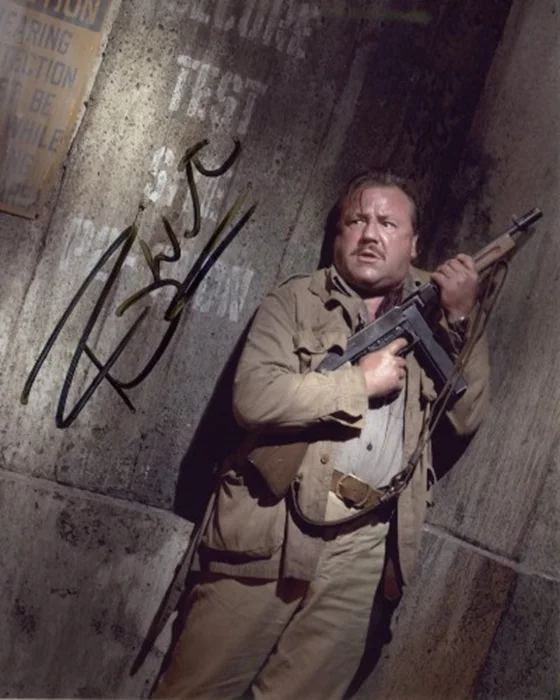 Ray Winstone autograph