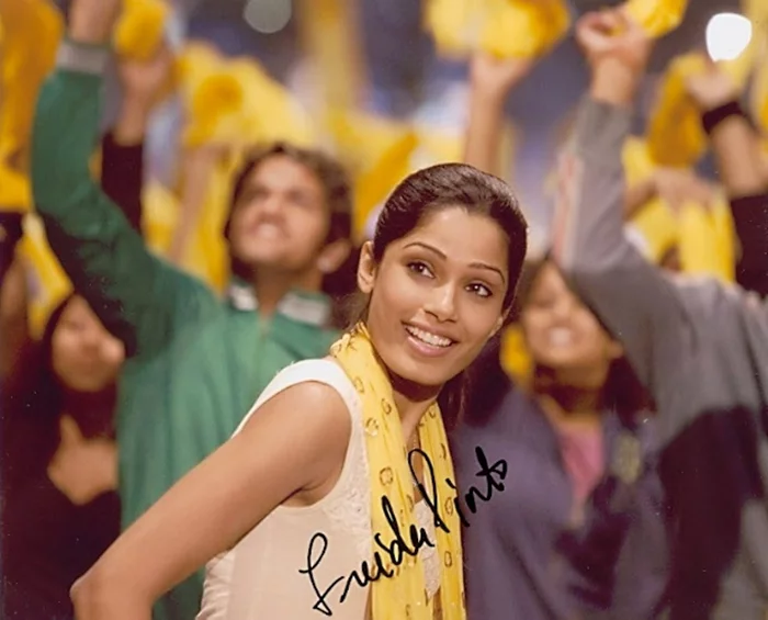 Freida Pinto autograph