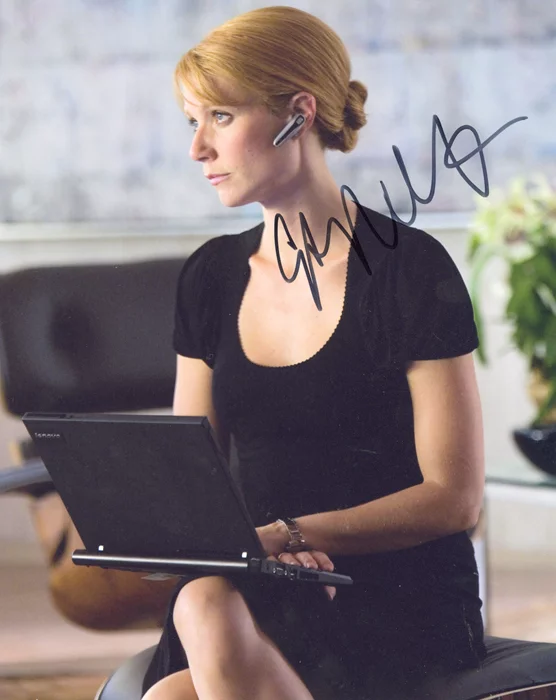 Gwyneth Paltrow autograph