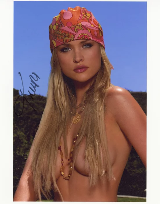 Joanna Krupa autograph