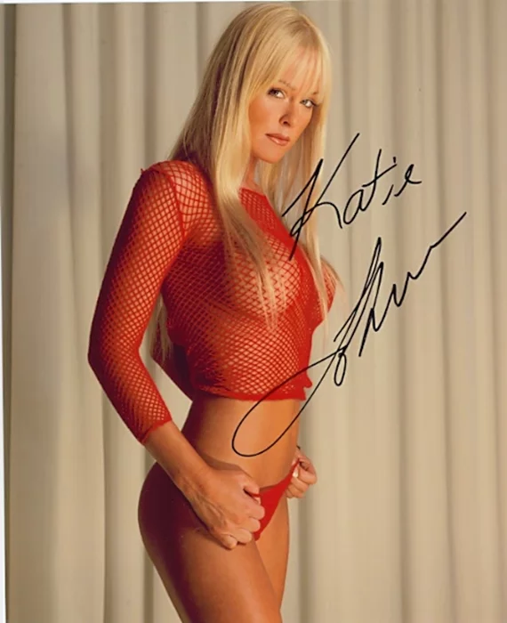 Katie Lohmann autograph