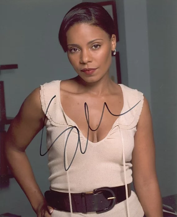 Sanaa Lathan autograph