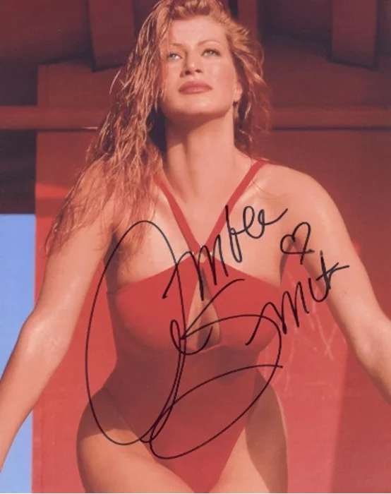 Amber Smith autograph