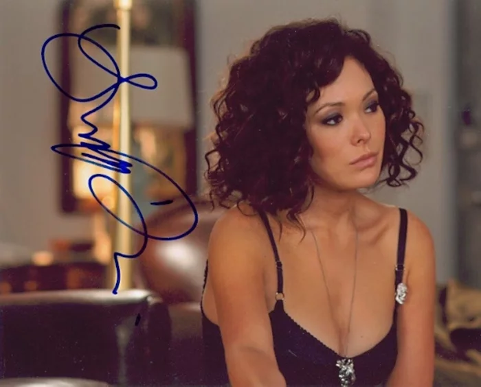 Lindsay Price autograph