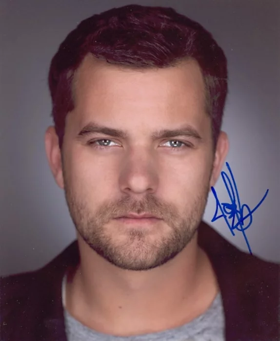 Joshua Jackson autograph