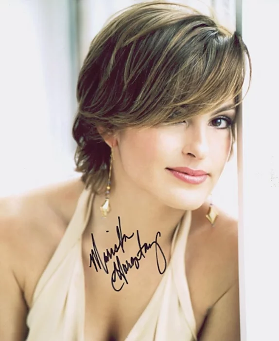 Mariska Hargitay autograph