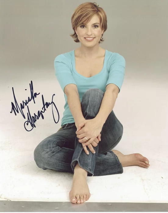 Mariska Hargitay autograph