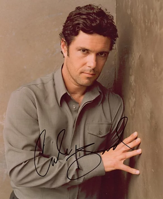 Carlos Bernard autograph
