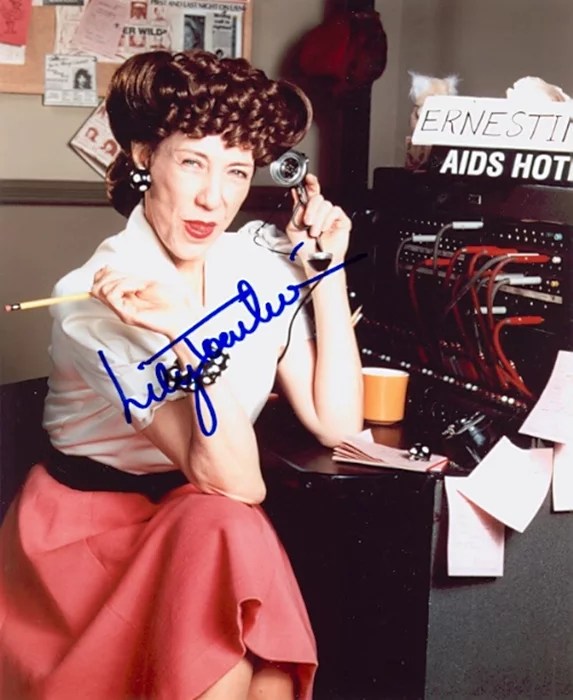 Lily Tomlin autograph