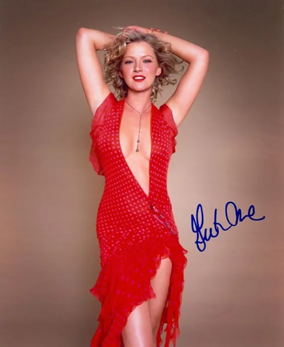 Gretchen Mol autograph