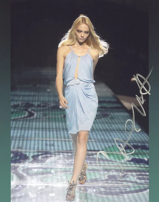 Sasha Pivovarova autograph