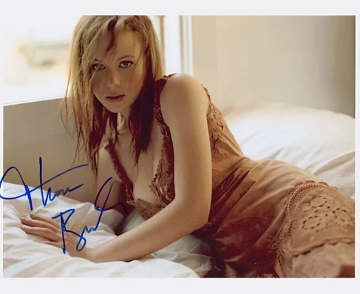 Thora Birch autograph