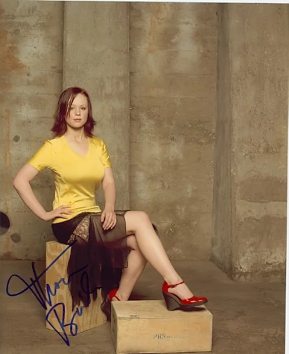 Thora Birch autograph