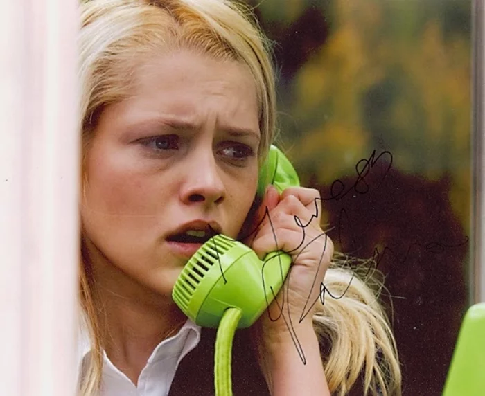 Teresa Palmer autograph