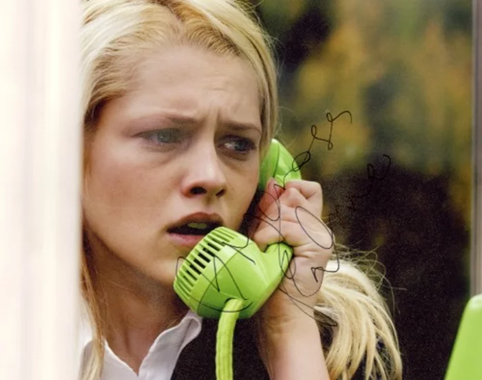Teresa Palmer autograph