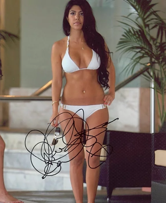 Kourtney Kardashian autograph
