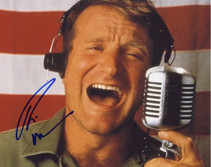 Robin Williams autograph