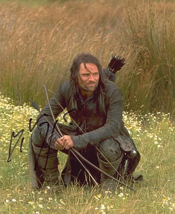 Viggo Mortensen autograph