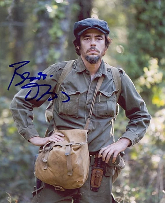 Benicio Del Toro autograph