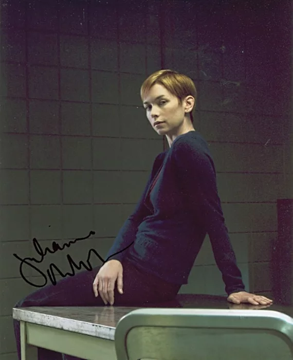 Julianne Nicholson autograph