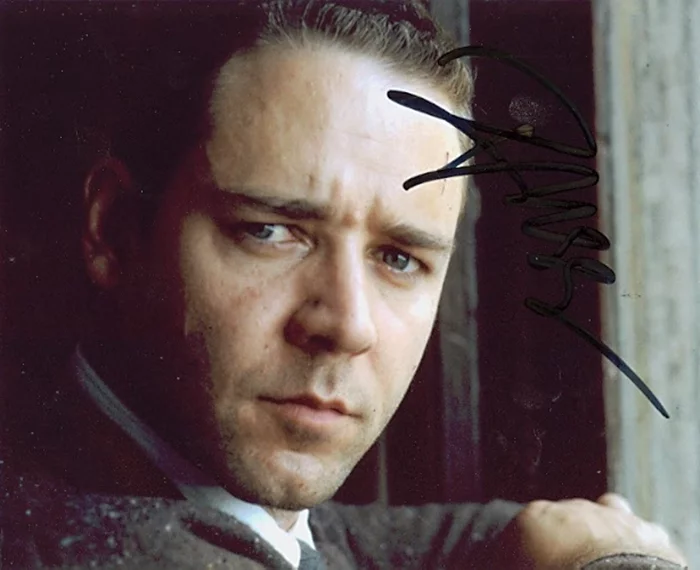 Russell Crowe autograph