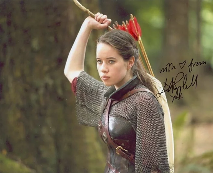 Anna Popplewell autograph