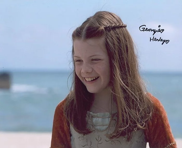 Georgie Henley autograph