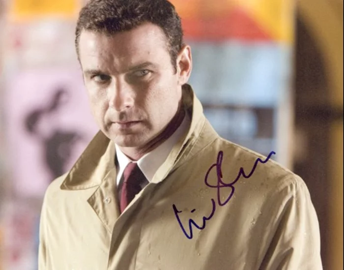 Liev Schreiber autograph