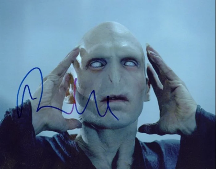 Ralph Fiennes autograph