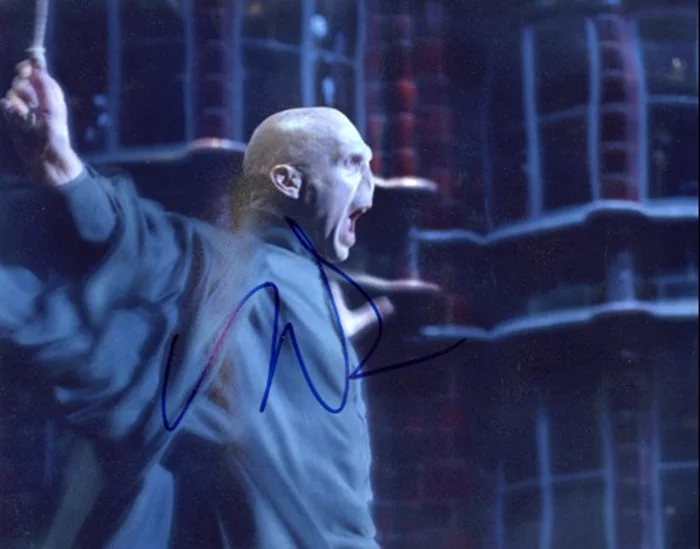 Ralph Fiennes autograph