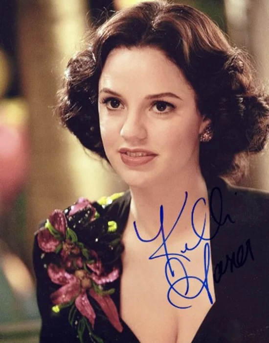 Kelli Garner autograph