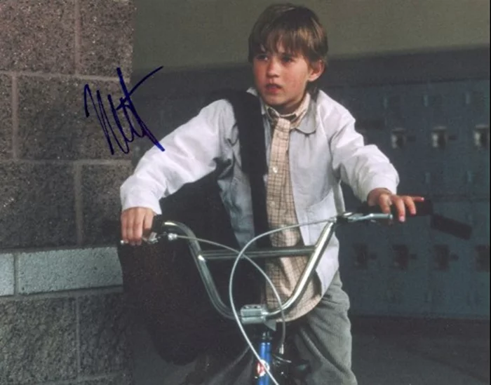 Haley Joel Osment autograph