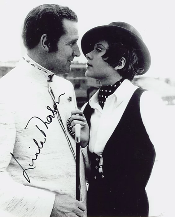 Linda Thorson autograph