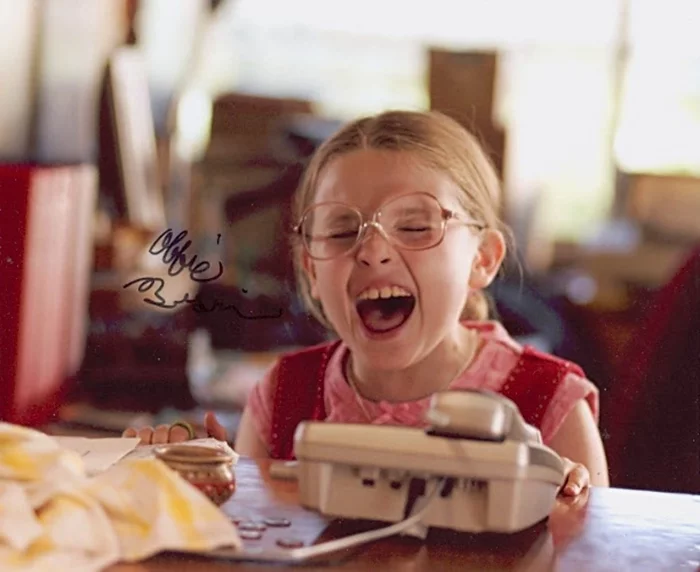 Abigail Breslin autograph