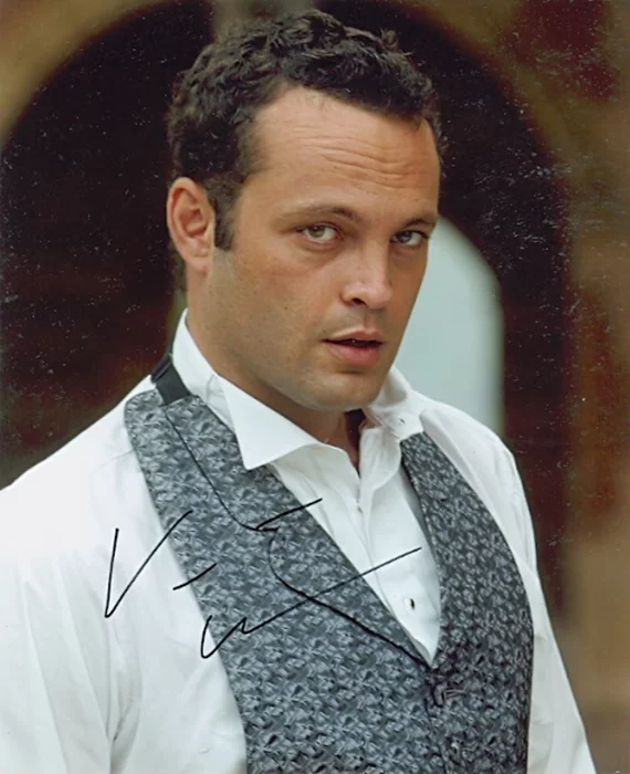 Vince Vaughn autograph