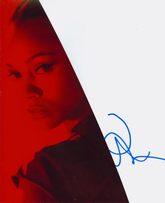 Zoe Saldana autograph