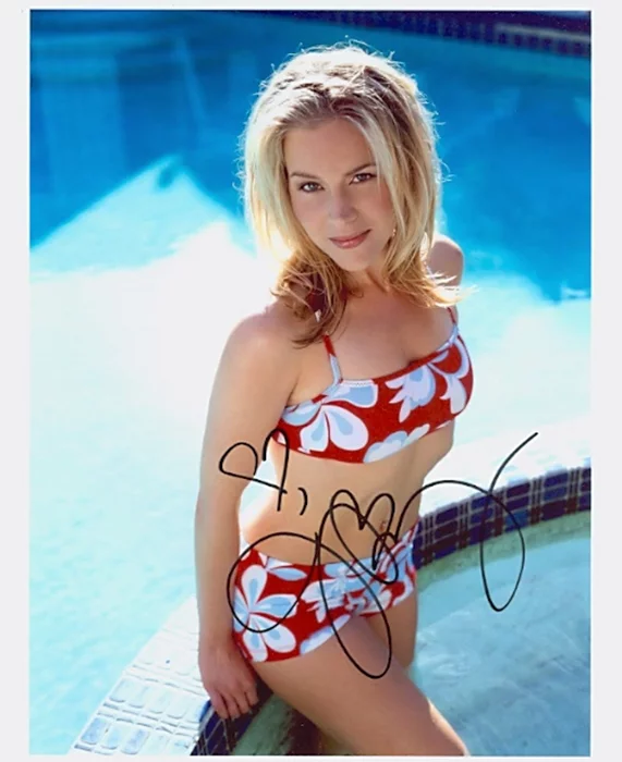 Julie Benz autograph