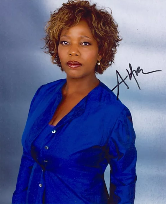 Alfre Woodard autograph