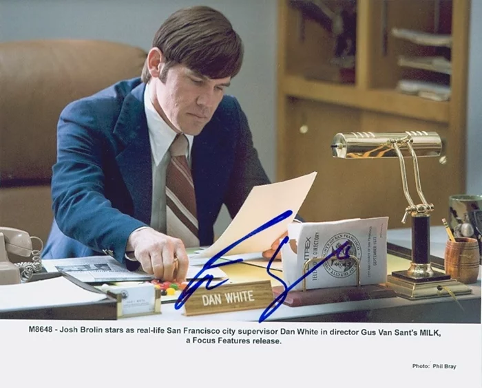 Josh Brolin autograph