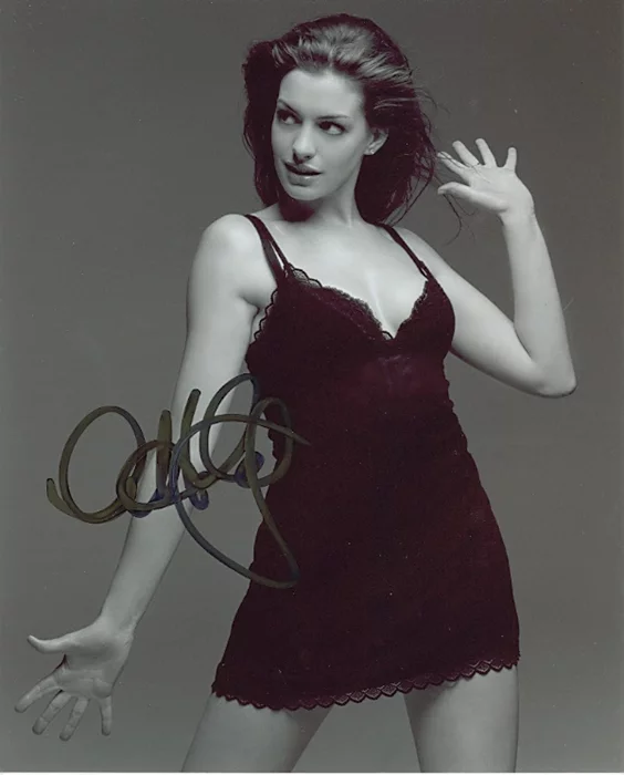 Anne Hathaway autograph