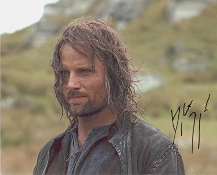 Viggo Mortensen autograph