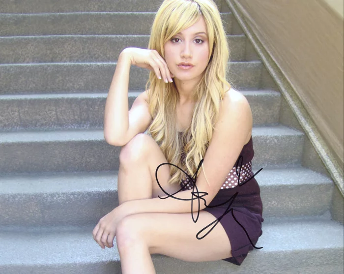 Ashley Tisdale autograph