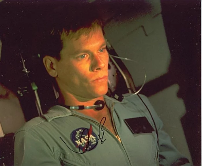 Kevin Bacon autograph