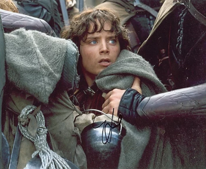 Elijah Wood autograph