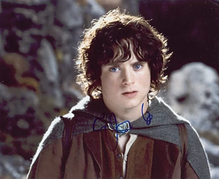 Elijah Wood autograph