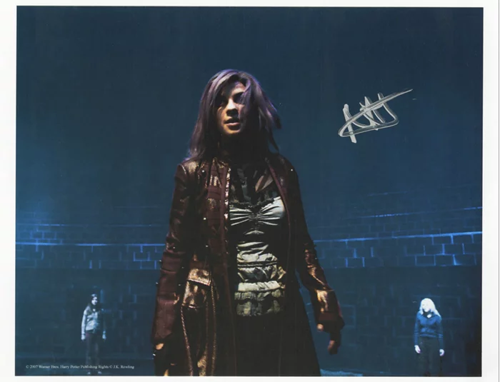 Natalia Tena autograph