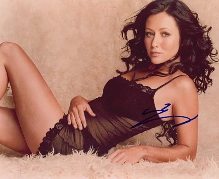 Shannen Doherty autograph
